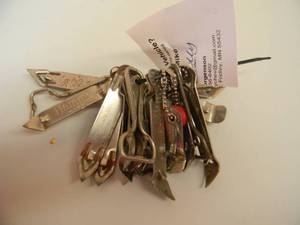 lot 7 image: VINTAGE WIDE VARIETY OF HAMMS BEER OPENERS - APPROX 25 - SEE PICTURES