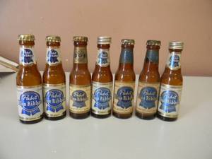 lot 16 image: VINTAGE PABST BLUE RIBBON MINI SALT & PEPPER SHAKERS WITH 5 MINI BOTTLES - SEE PICTURES