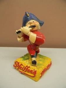 lot 51 image: VINTAGE PFEIFFERS BREWING CO. ADVERTISING CHALKWARE FIGURE BEER BAR DISPLAY - VERY COOL - SEE PICTURES