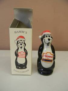 lot 79 image: HAMMS BEER CERAMIC SANTAS HELPER BEAR - LIMITED EDITION OF 2000 - BLACK - IN BOX - SEE PICTURES