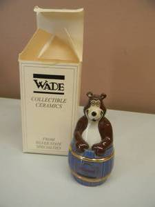 lot 81 image: HAMMS BEER CERAMIC 1998 S.S.S.NIAGARA BEAR - LIMITED EDITION 1 OF 1500 - IN BOX - BY WADE - SEE PICTURES