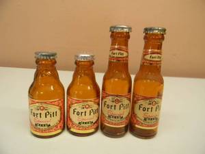 lot 94 image: VINTAGE FORT PITT BEER MINI BOTTLE SALT & PEPPER SHAKERS - 2 SETS 1 SET STILL IN BOX - SEE PICTURES