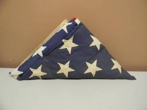 lot 97 image: VINTAGE 50 STAR AMERICAN FLAG 100% COTTON-BUNTING VALLEY FORGE FLAG CO. APPROX 113 BY 56 - NICE - SEE PICTURES