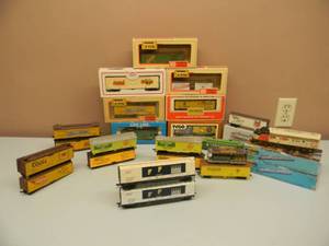 lot 100 image: VINTAGE BEER HO SCALE TRAIN ENGINES & CARS INCLUDES ALL LISTED BELOW - AWESOME COLLECTION - 24 PIECES - SEE PICTURES