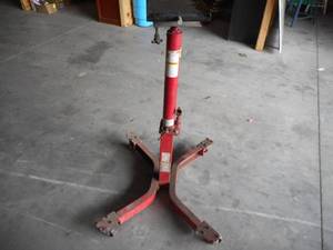 lot 10 image: Transmission Jack Stand