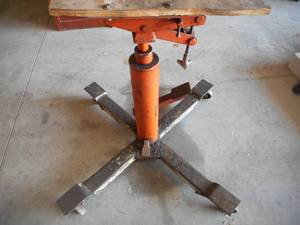 lot 20 image: Transmission Jack Stand