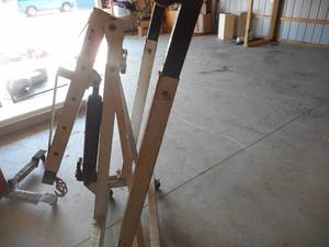 lot 21 image: LARIN 2-Ton Folding Engine Hoist