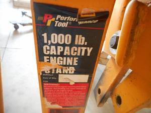 lot 22 image: Performance Tool 1,000lb Capacity Engine Stand