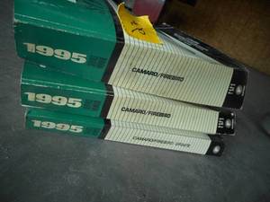 lot 27 image: 1995 CamaroFirebird Service Manuals