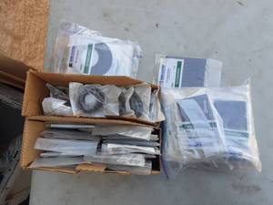 lot 16 image: Large Assortment Of Cover Gaskets