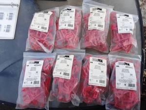 lot 25 image: 8 Bags Of 20 Each Cable Supports
