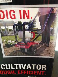 lot 22 image: Honda 9 in. 25 cc 4-Cycle Middle Tine Forward-Rotating Gas Mini Tiller-Cultivator in good conditions