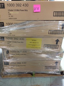 lot 39 image: Pallet whit 1030 pcs of 3-Outlet Mini Power Strip with 1.5 ft. Cord New retail are $ 4000