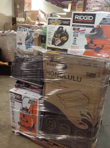 lot 5 image: MIXED PALLET OF BATHTUB AND ASSORTED TOOLS
