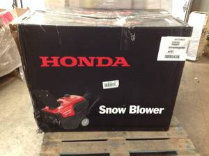 lot 18 image: HONDA HS720AS 20 in. Single-Stage Electric Start Gas Snow Blower