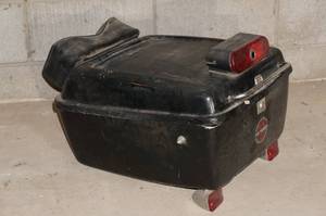 lot 28 image: Hard Harley Trunk Box