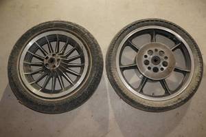 lot 76 image: Harley Wheels and Tires