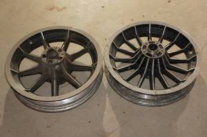 lot 77 image: Harley Wheels