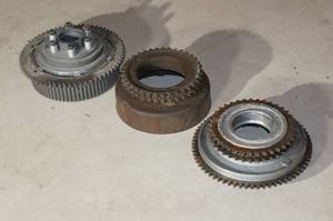 lot 111 image: Pulley, Clutch Basket, Brake Drum