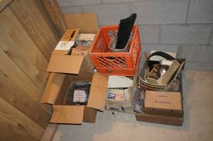 lot 127 image: Miscellaneous items