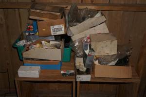 lot 132 image: Shelf contents