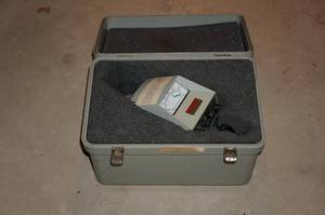 lot 186 image: Panoramic Victoreen Geiger Counter Meter
