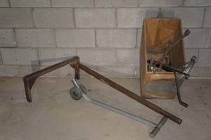 lot 190 image: Manual Motorcycle Lift, Tire Irons