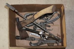lot 191 image: Pullers, Hatchet