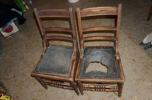 lot 194 image: 2 Wood Chairs