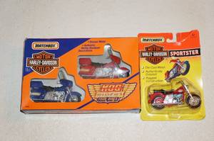 lot 224 image: 3 Matchbox Harley Motorcycles
