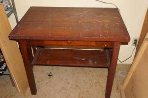 lot 199 image: Wood Table