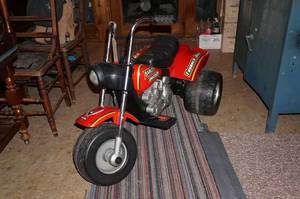 lot 210 image: Vintage Buddy L Harley Davidson 6V Ride On Toy