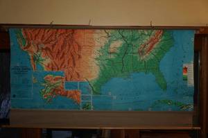 lot 244 image: Vintage Roll-Up US Map