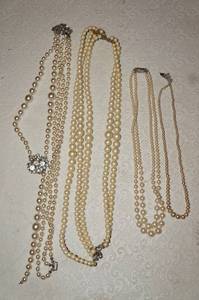 lot 239 image: Vintage Pearl-Like Necklaces