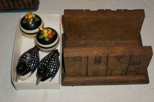 lot 278 image: Loon Salt and Pepper Shakers, Napkin Holder, Cage