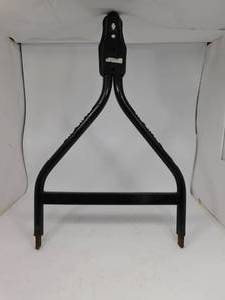 lot 7 image: Blue Ox Tow Bar
