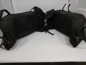 lot 15 image: 2 Goalie Pads