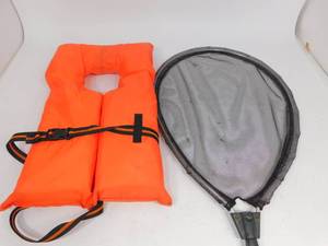 lot 22 image: Large Fish NetAdult Life Preserver