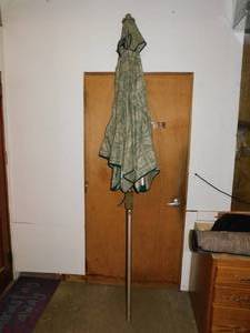 lot 33 image: Umbrella for Table