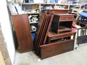 lot 41 image: Furniture