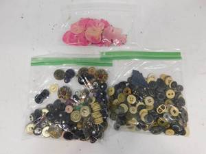 lot 65 image: Buttons