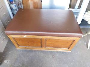 lot 1A image: Vintage Chest
