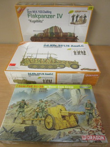 lot 615 image: DRAGON WWII MILITARY MODELS - NEW