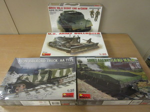 lot 618 image: MINI ART WWII MILITARY MODELS - NEW