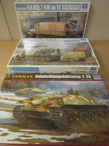 lot 628 image: TRUMPETER WWII MILITARY MODELS - NEW