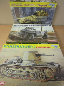 lot 679 image: DRAGON WWII MILITARY MODELS - NEW