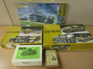 lot 732 image: WWII MILITARY MODELS, GUNZE SANGYO, DES KIT, HISTORIC BRANDS - NEW