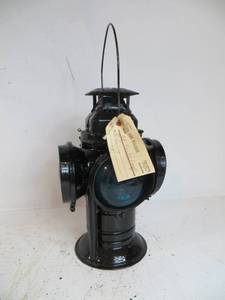 lot 19 image: Adlake Switch Lamp