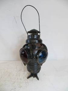 lot 44 image: Railroad Lamp