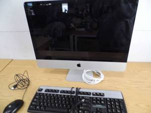 lot 3 image: Apple Mac Core i3